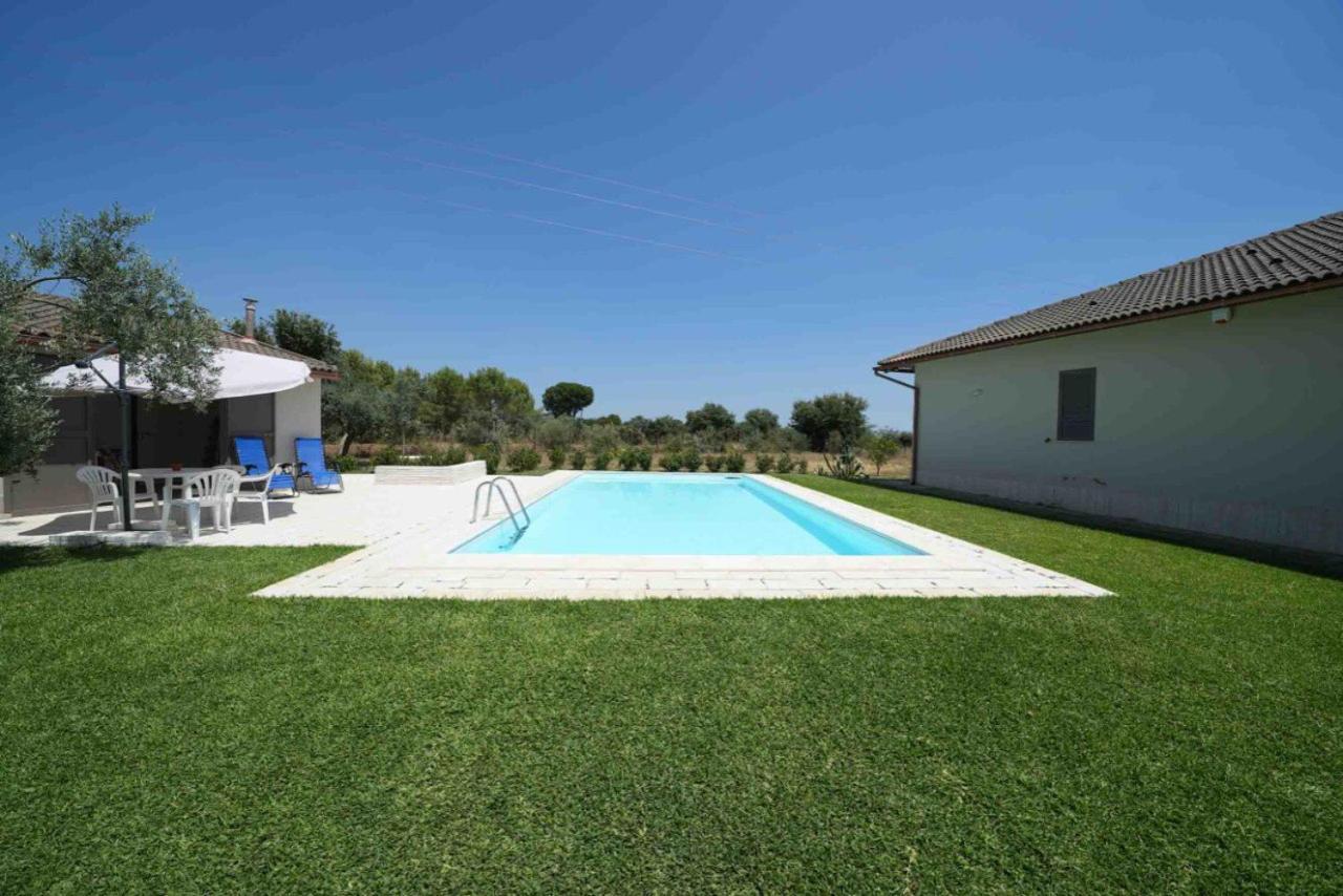 Accogliente Villa Con Piscina Caltagirone Eksteriør billede